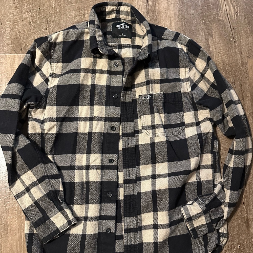 Hollisters Men’s Flannel